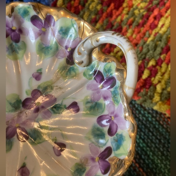 Repaired Vintage Purple and Green Floral Handled Plate - Picture 9 of 14